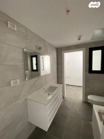 דירה, אוסישקין 37, מרכז העיר דרום, נתניה