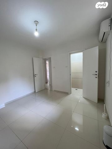 דירה, האלון, רמות יצחק, נשר