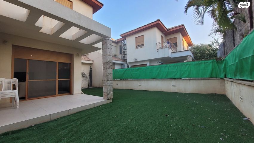 דו משפחתי, שדרות מנחם בגין, גדרה