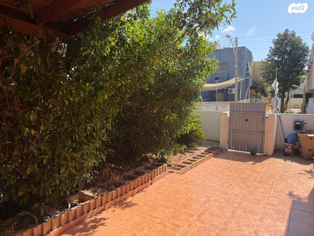 דו משפחתי, כפר יונה