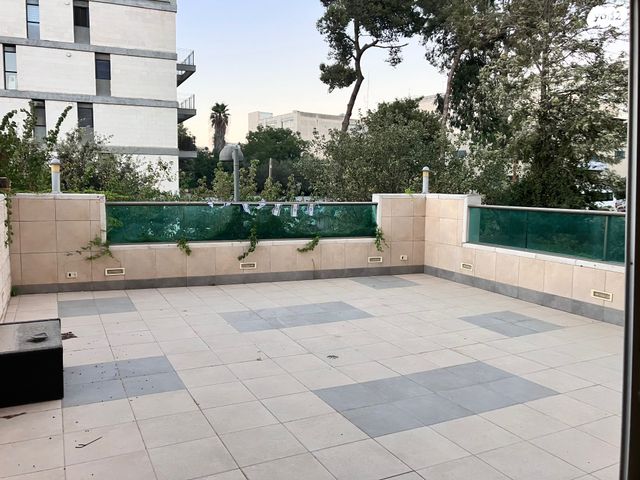 דירה, צרת, מקור חיים, ירושלים