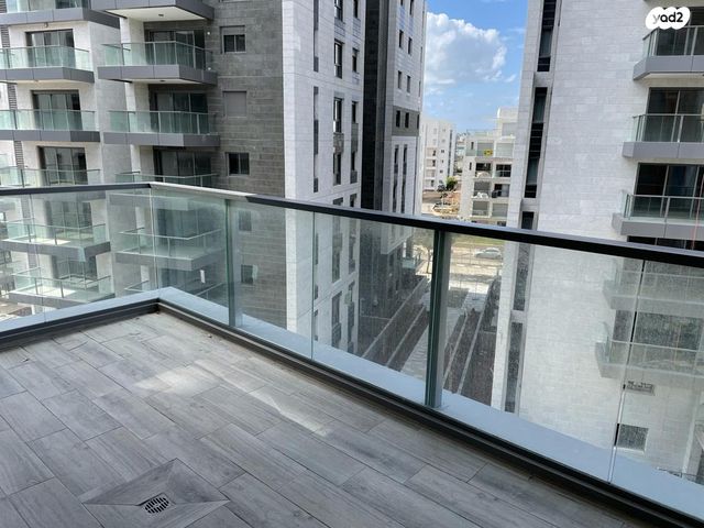 דירה, צבי מנדלבלט, מרכז, הרצליה