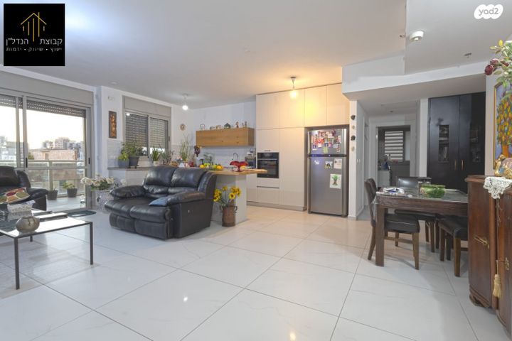 דירה, צבי הרמן שפירא, אברמוביץ', ראשון לציון