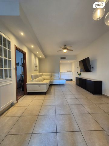 דירה, בעל שם טוב, מחנה יהודה, פתח תקווה