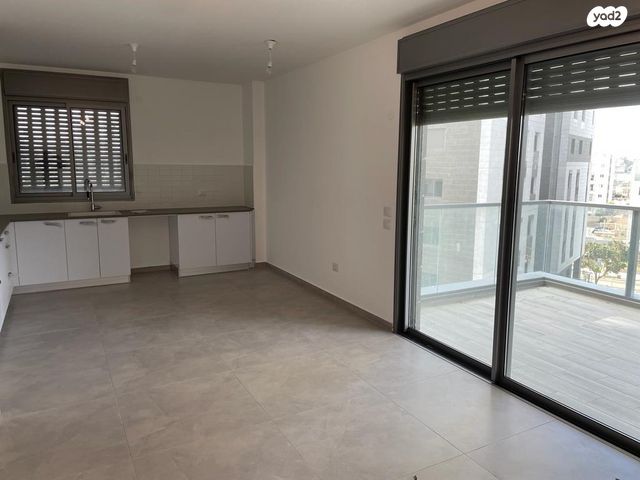 דירה, צבי מנדלבלט, מרכז, הרצליה