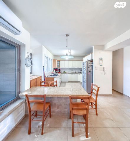 דו משפחתי, הדר, רמת השרון