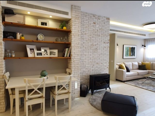 דירת גן, שדרות יצחק רבין 1, רמת אמיר, קדימה צורן