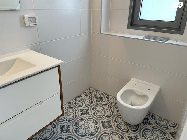 דירה, צבי מנדלבלט, מרכז, הרצליה