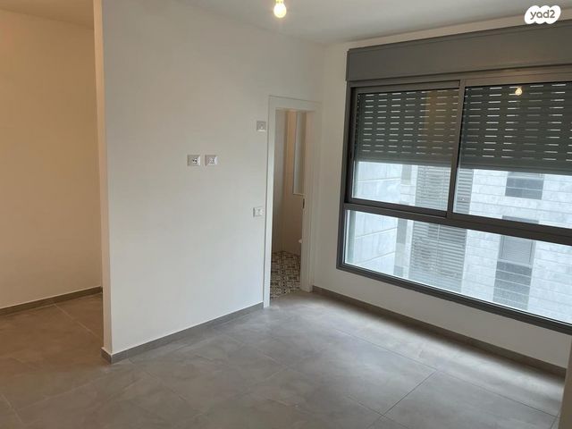 דירה, צבי מנדלבלט, מרכז, הרצליה