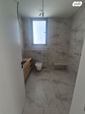 גג/ פנטהאוז, דרך דגניה, קרית השרון, נתניה