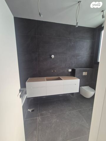 גג/ פנטהאוז, דרך דגניה, קרית השרון, נתניה