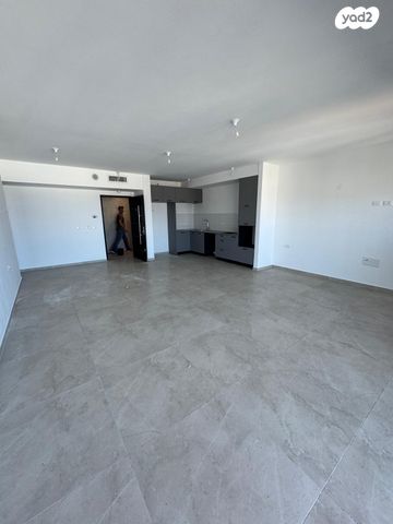 דירה, הרב הרצוג 8, צפון מערב מרכז העיר, נתניה