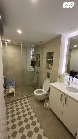 גג/ פנטהאוז, אלוף קלמן מגן 3, גני שרונה, קרית הממשלה, תל אביב יפו