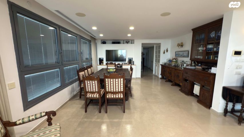 גג/ פנטהאוז, אלוף קלמן מגן 3, גני שרונה, קרית הממשלה, תל אביב יפו