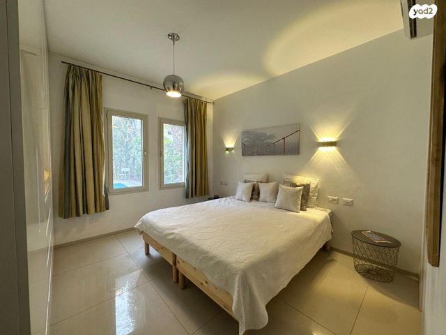 דו משפחתי, רש"י, ביאליק, חדרה