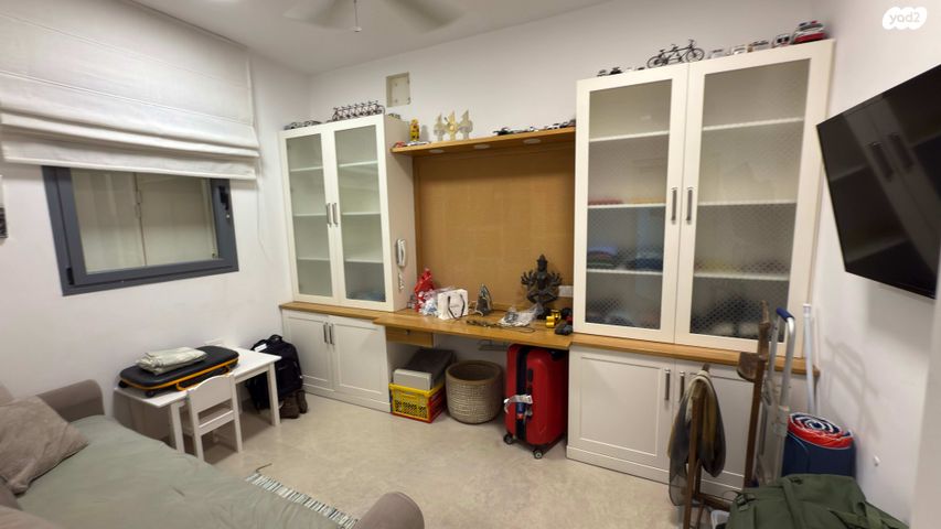 גג/ פנטהאוז, אלוף קלמן מגן 3, גני שרונה, קרית הממשלה, תל אביב יפו