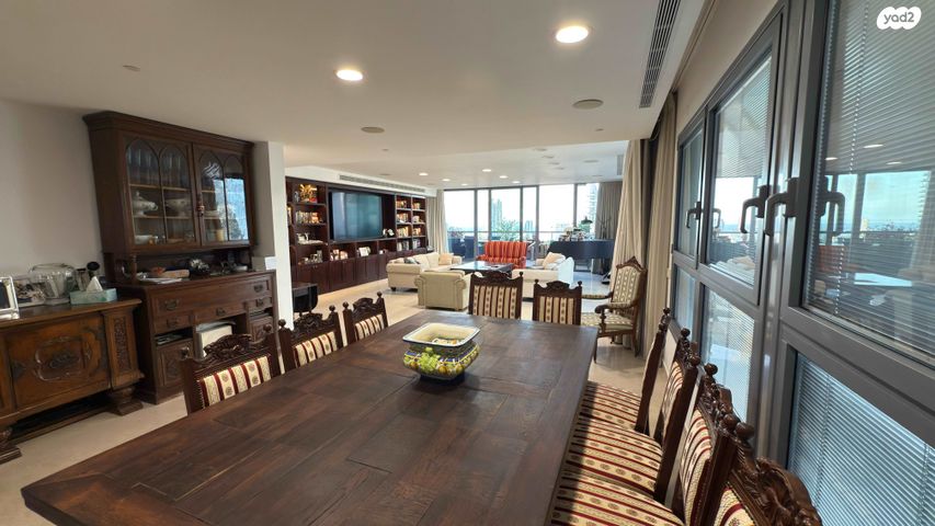 גג/ פנטהאוז, אלוף קלמן מגן 3, גני שרונה, קרית הממשלה, תל אביב יפו