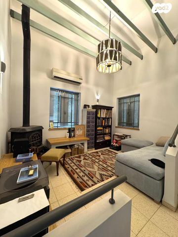 דו משפחתי, נווה הברון, זכרון יעקב