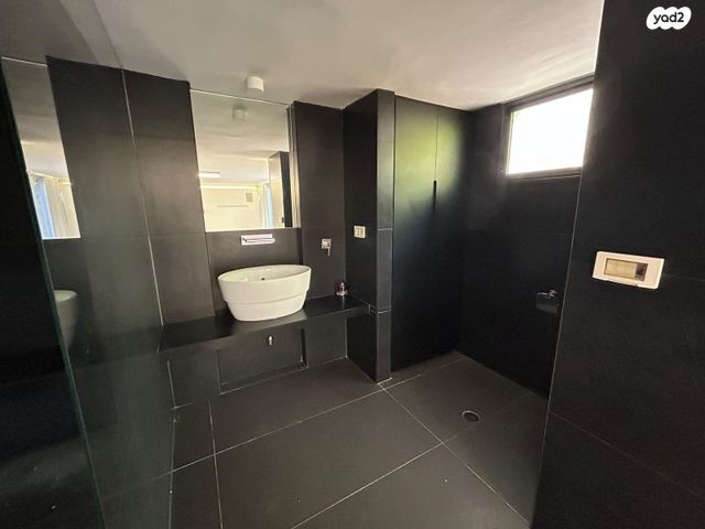 בית פרטי/ קוטג', הנשיא יצחק בן צבי, הרצליה פיתוח, הרצליה