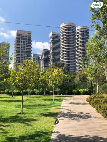 דירה, ניסים אלוני, צמרות איילון, פארק צמרת, תל אביב יפו