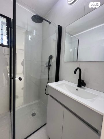 דירה, איינשטיין 21, גבעה א', שביט, קרית אתא