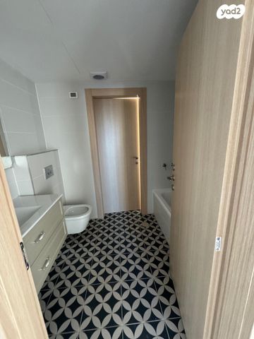 דירה, הרב הרצוג 6, צפון מערב מרכז העיר, נתניה