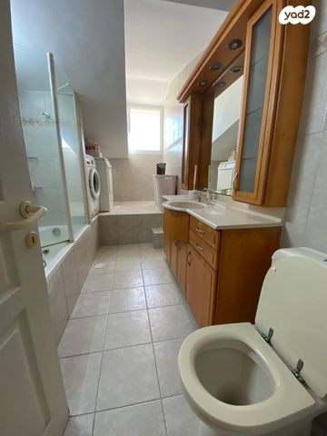 גג/ פנטהאוז, הרופא זלוצ'יסטי, אחוזה, חיפה