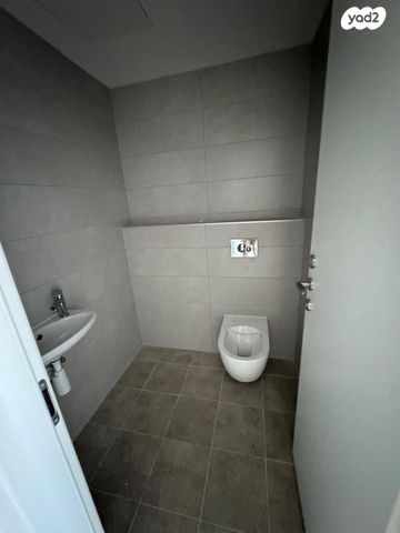 דירה, הרב הרצוג 8, צפון מערב מרכז העיר, נתניה