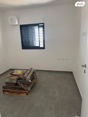 דירה, הרב הרצוג 8, צפון מערב מרכז העיר, נתניה