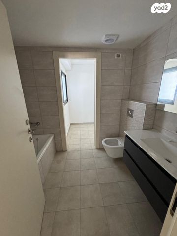 דירה, הרב הרצוג 6, צפון מערב מרכז העיר, נתניה