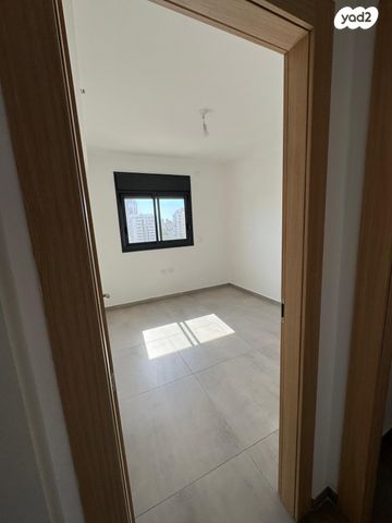 דירה, הרב הרצוג 6, צפון מערב מרכז העיר, נתניה