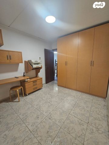 דירה, קרית אתא