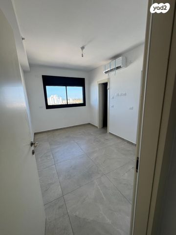 דירה, הרב הרצוג 6, צפון מערב מרכז העיר, נתניה