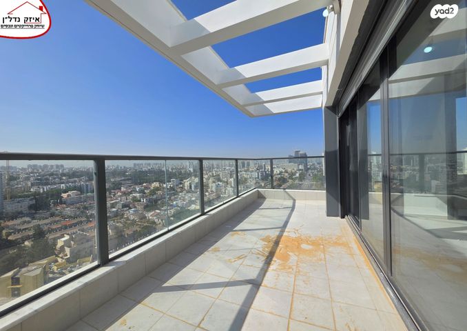 גג/ פנטהאוז, דרך זאב ז'בוטינסקי, לב המושבה / מרכז העיר, פתח תקווה