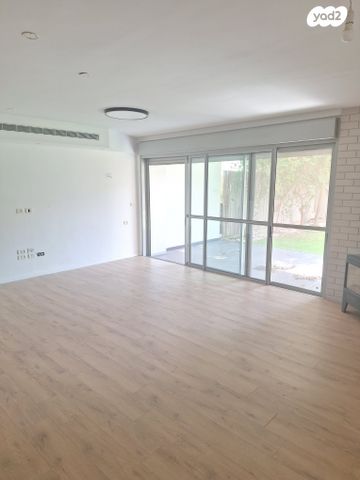 דירת גן, הקישון, רעננה