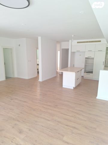 דירת גן, הקישון, רעננה