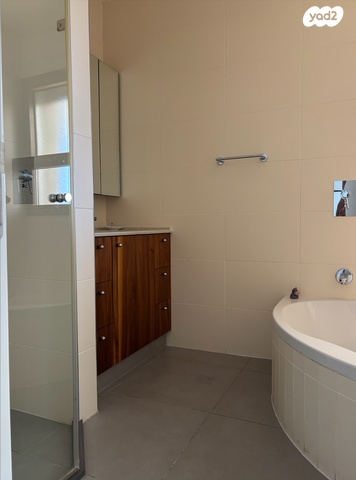 דירה, ג'ורג' וושינגטון 12, טלביה, קוממיות, ירושלים