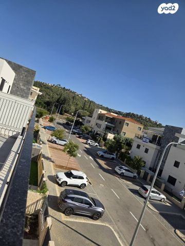 גג/ פנטהאוז, בצל האורנים, קרית טבעון