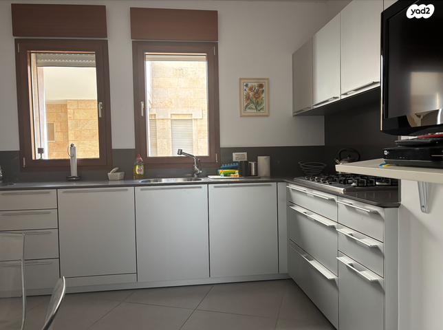 דירה, ג'ורג' וושינגטון 12, טלביה, קוממיות, ירושלים