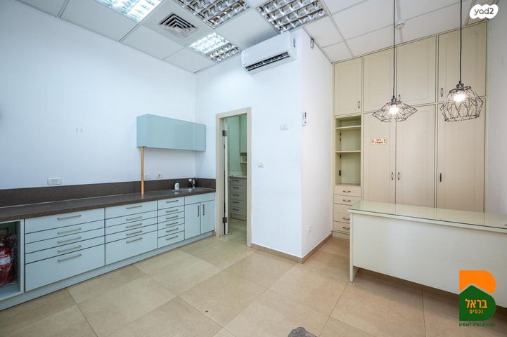 חנויות/ שטח מסחרי, השמורה, זכרון יעקב