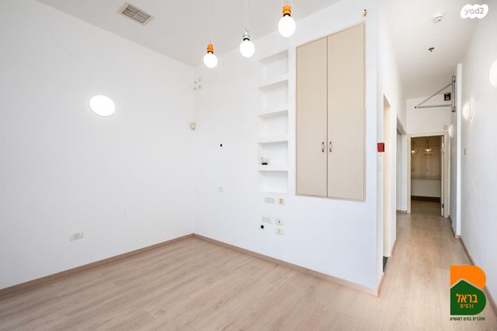 חנויות/ שטח מסחרי, השמורה, זכרון יעקב