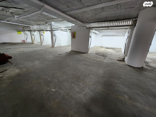 מחסנים, ביאליק 2, אברמוביץ', ראשון לציון