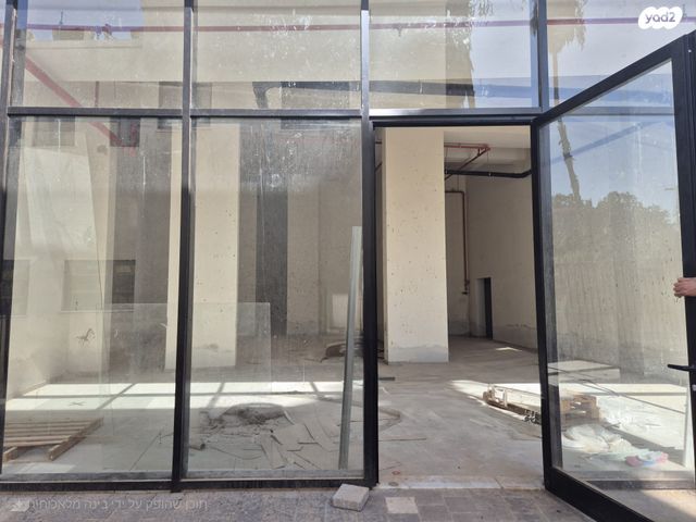 חנויות/ שטח מסחרי