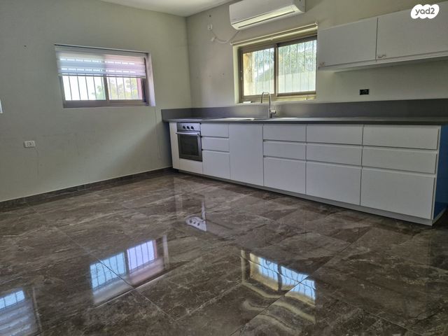 חלל עבודה משותף, מעלה אדומים