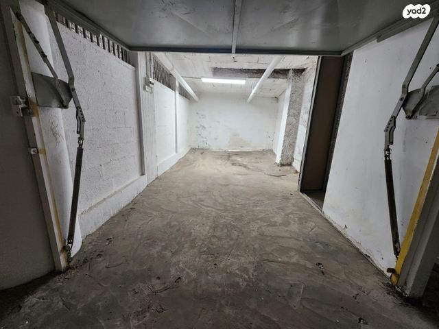 מחסנים, ביאליק 2, אברמוביץ', ראשון לציון