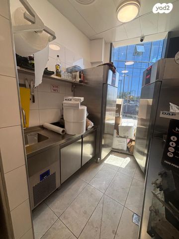 חנויות/ שטח מסחרי, מודיעין מכבים רעות