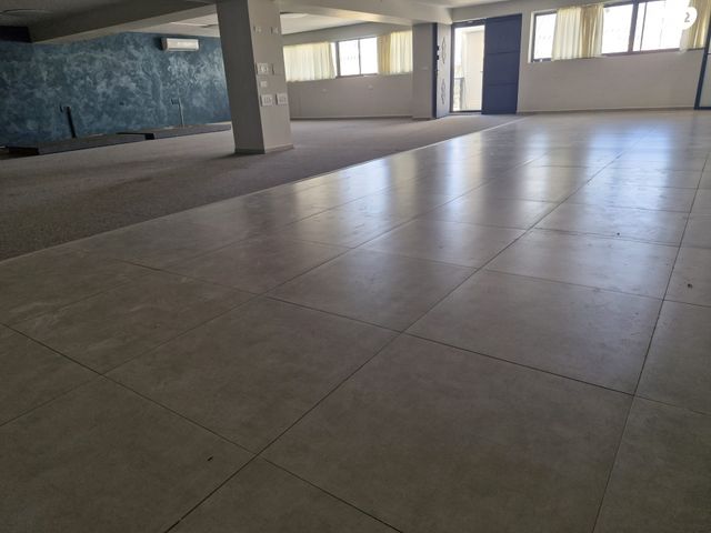 חלל עבודה משותף, מעלה אדומים