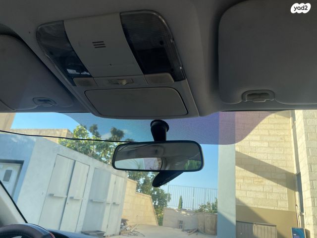 סובארו B4/לגאסי