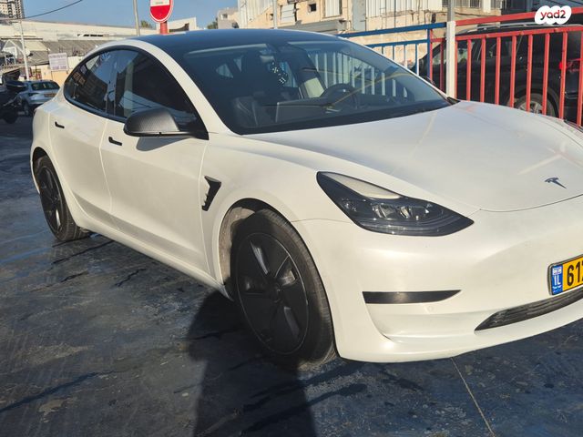 מודעת רכב טסלה מודל 3
