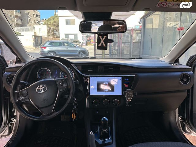 טויוטה קורולה